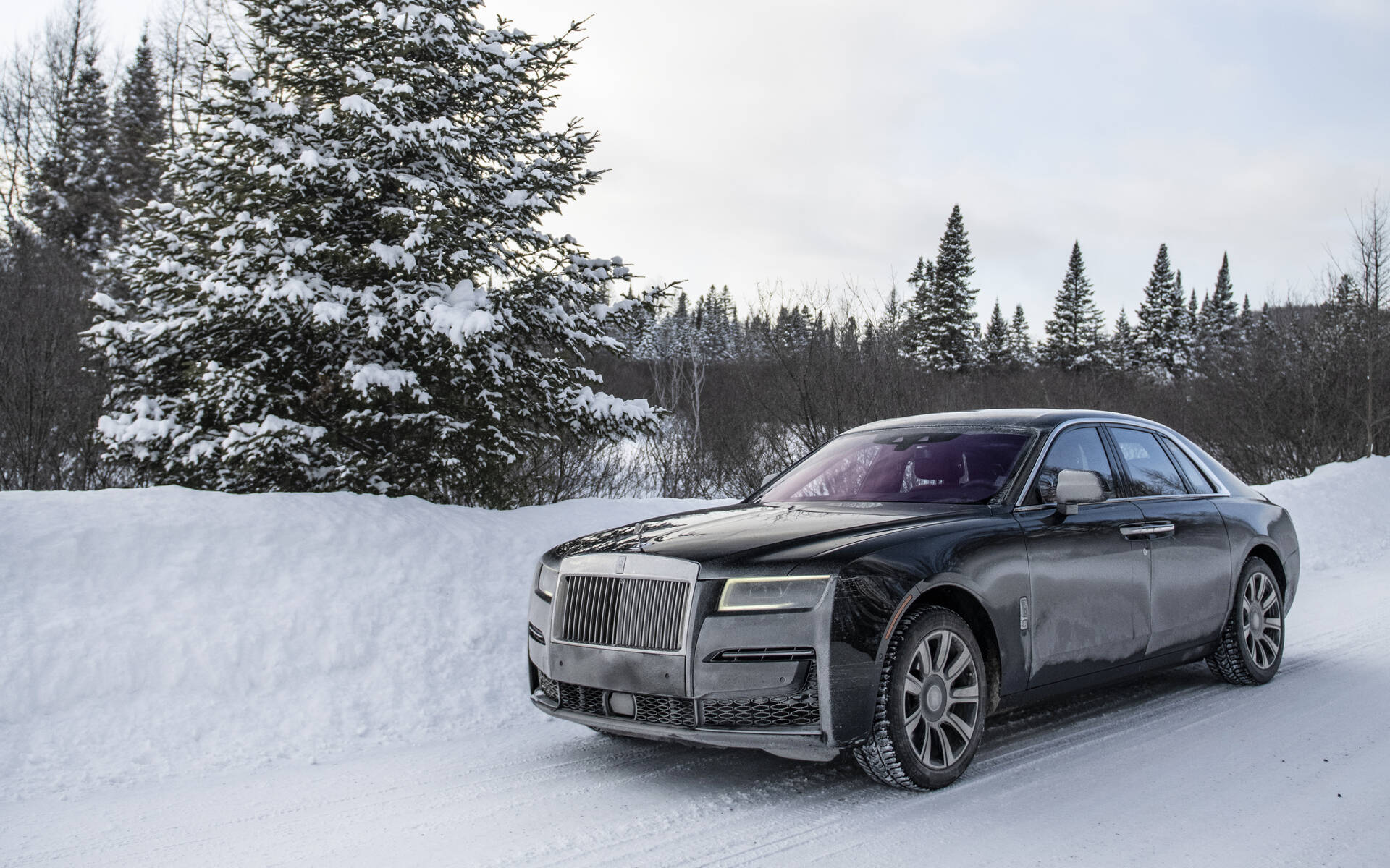 <p>Rolls-Royce Ghost 2023</p>