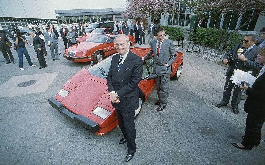 <p>Lee Iacocca, le jour du rachat de Lamborghini par Chrysler en 1987.</p>