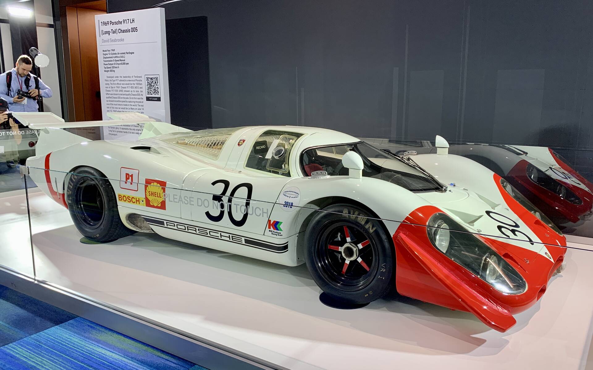 Salon de l’auto de Toronto : soulignons le 75e anniversaire de Porsche 562527-salon-de-l-auto-de-toronto-hommage-au-75e-anniversaire-de-porsche
