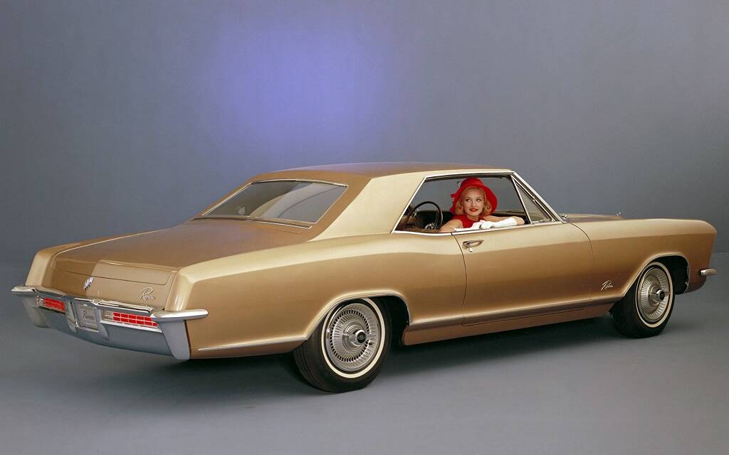 <p>Buick Riviera 1965.</p>