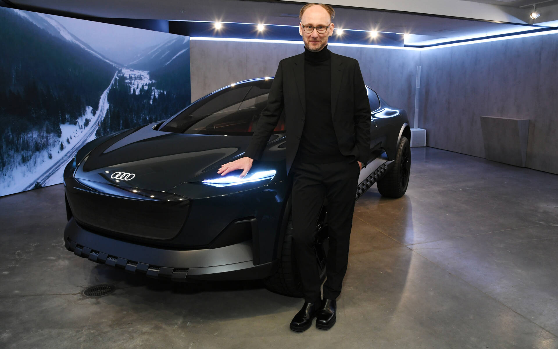 <p>Marc Lichte, chef du design Audi et le Activesphere Concept</p>