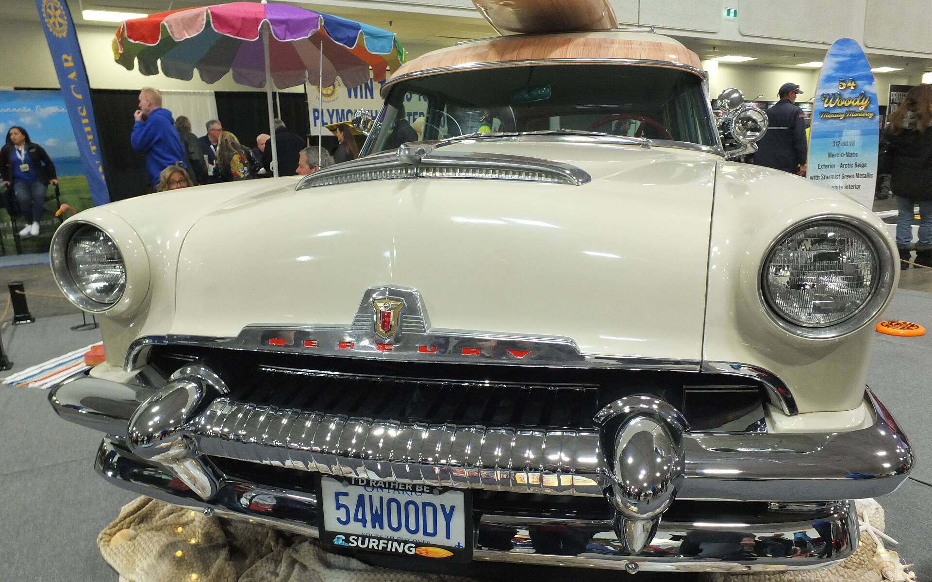 <p>Mercury Monterey 1954 Woody Custom</p>