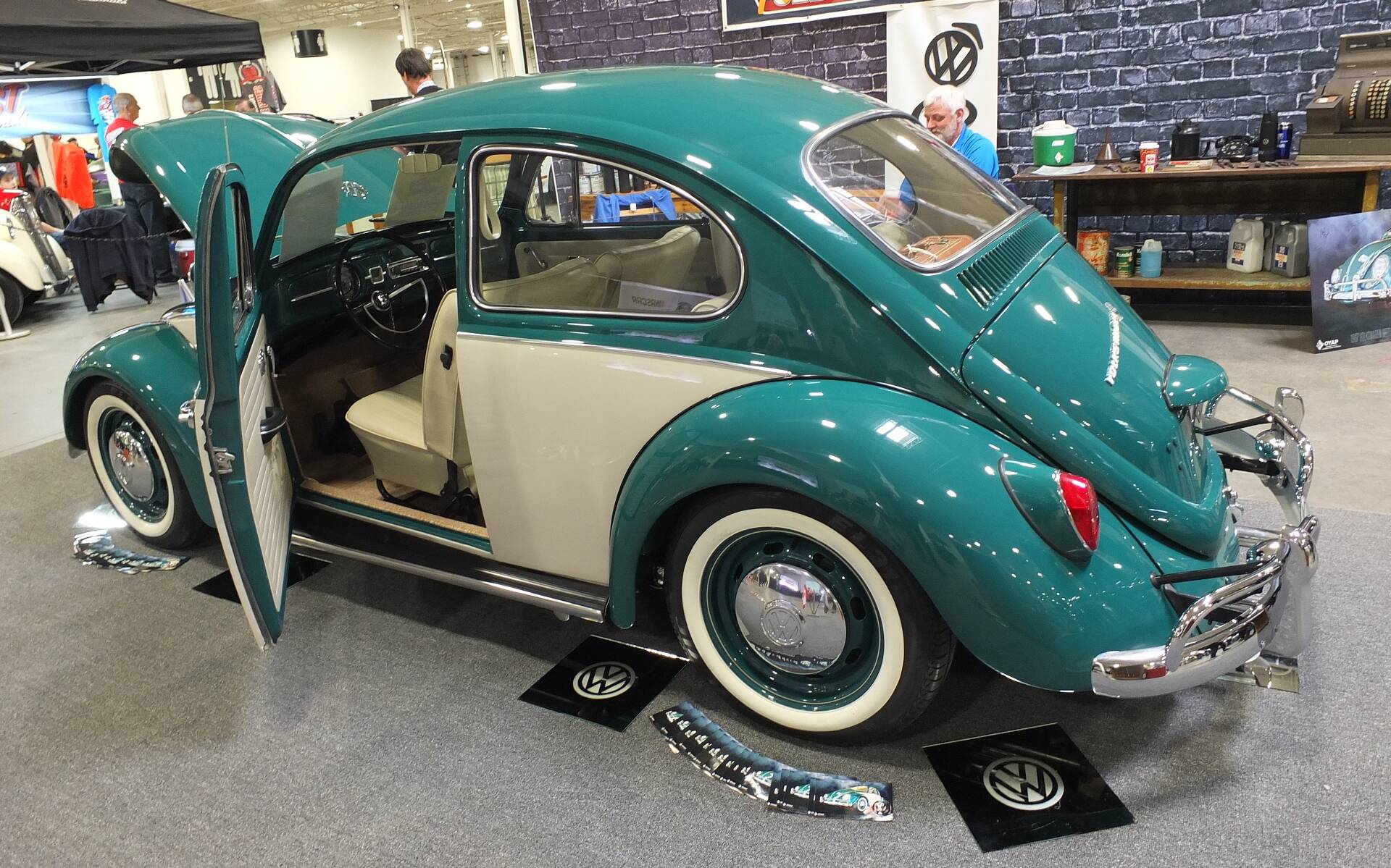 <p>1967 Volkswagen Beetle </p>
