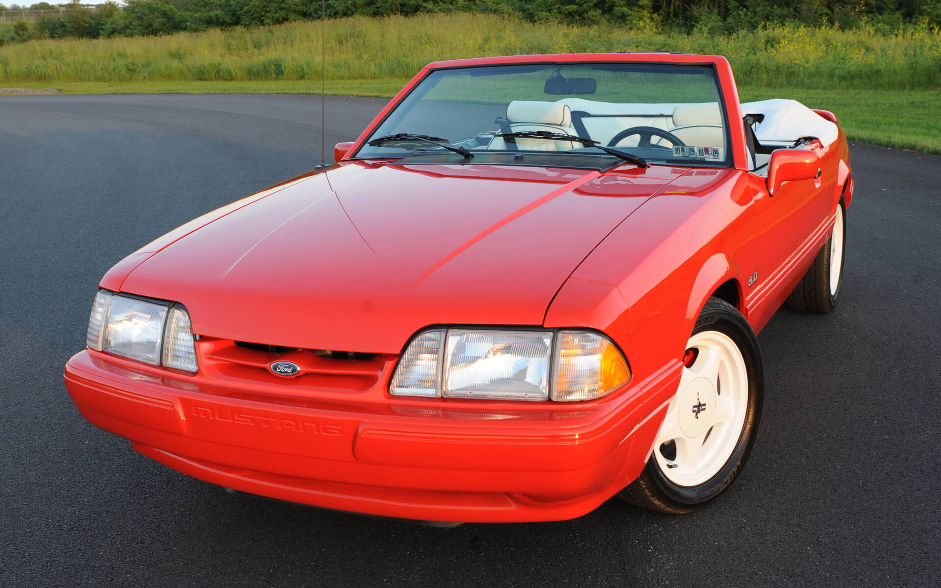 <p>1993 Ford Mustang Cabriolet</p>