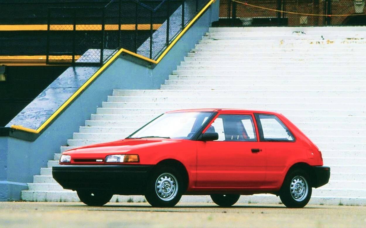 <p>Mazda 323&nbsp;1991</p>