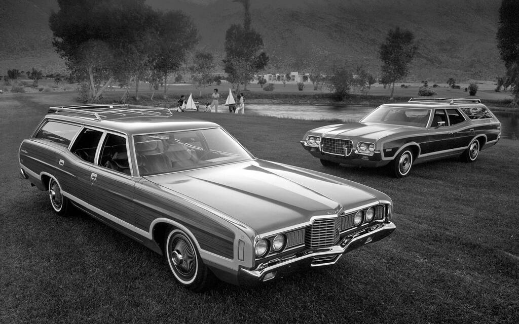 <p>Ford LTD Country Squire et Ford Gran Torino Squire 1972</p>