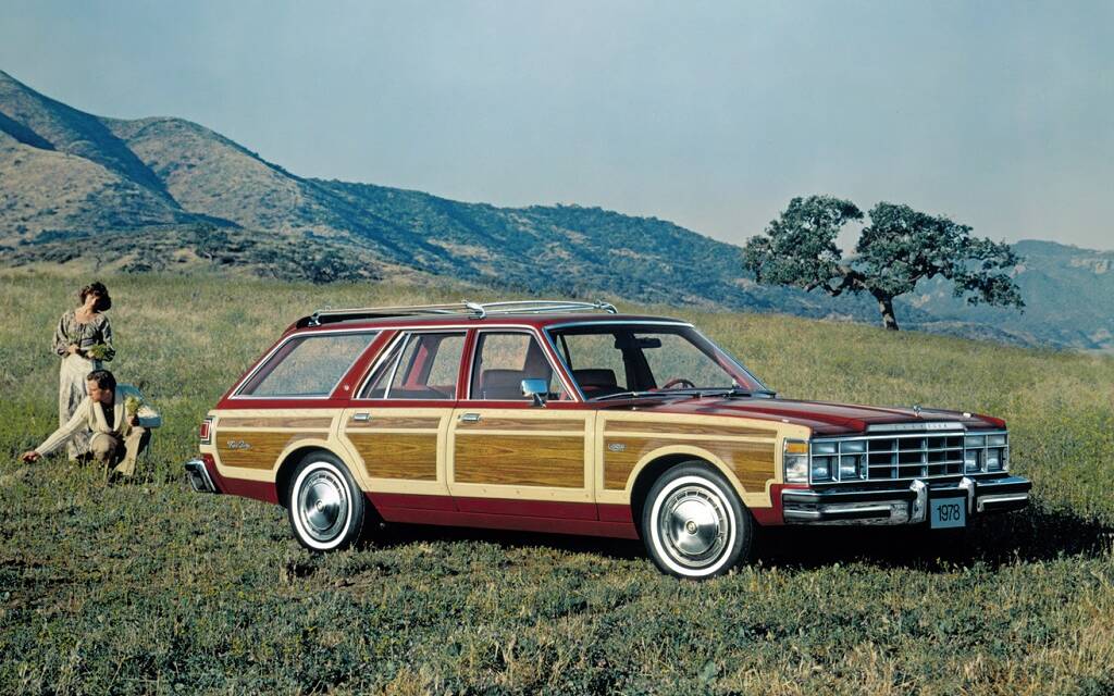 <p>Chrysler LeBaron Town &amp; Country 1978</p>