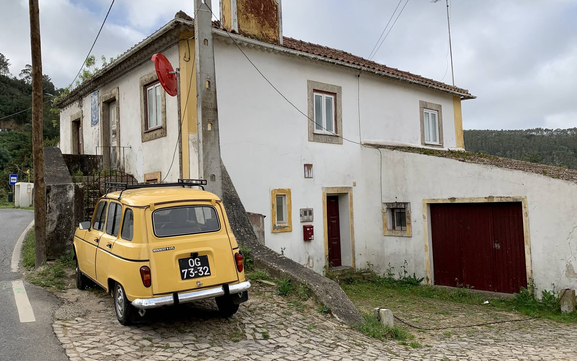 Photos : 11 véhicules spéciaux et inusités croisés au Portugal 569088-photos-11-vehicules-speciaux-et-inusites-croises-au-portugal