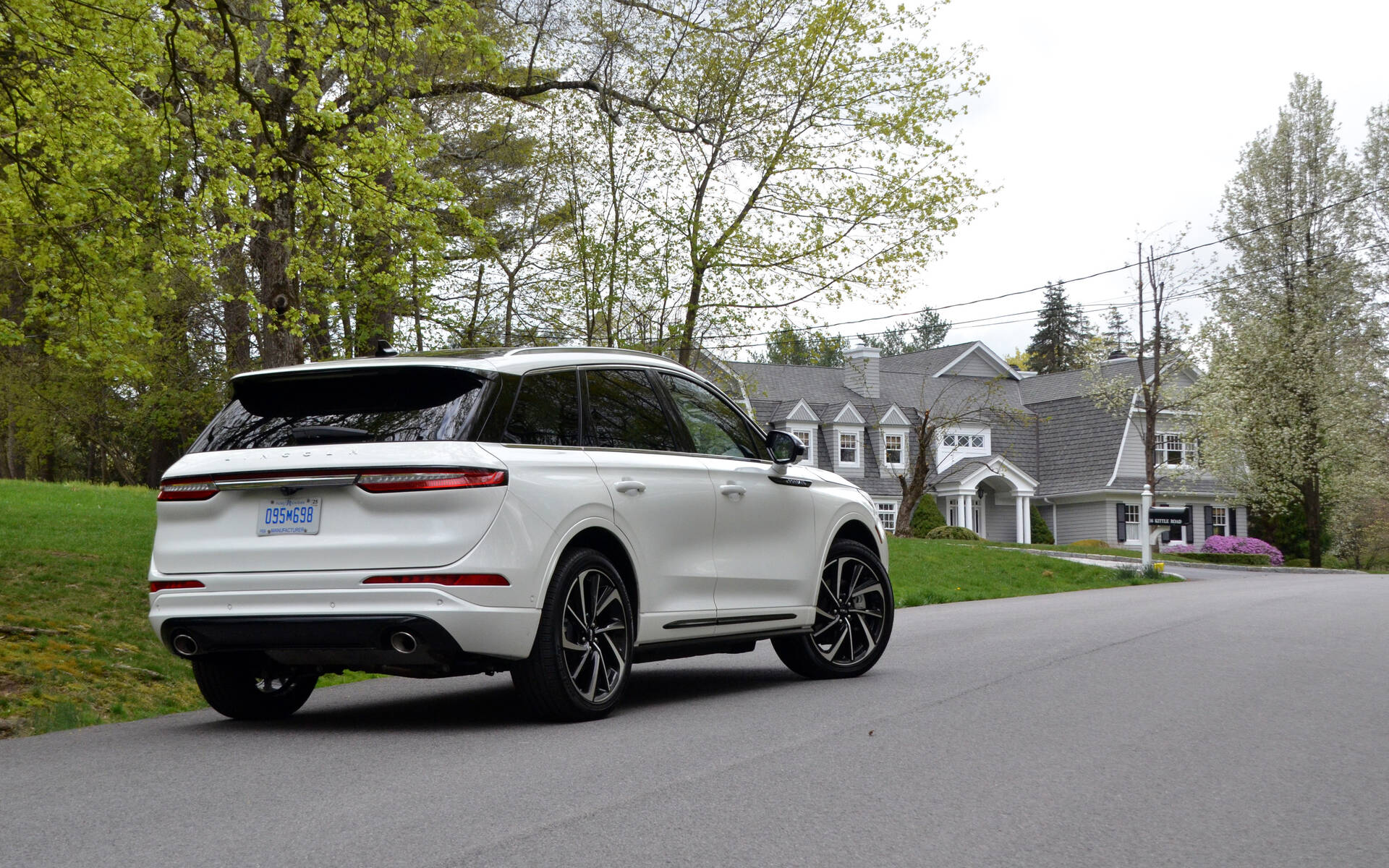 <p>Lincoln Corsair Grand Touring 2023</p>