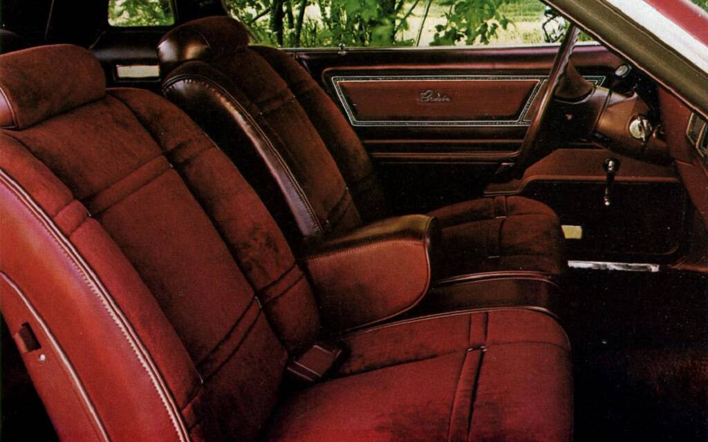 <p>Chrysler Cordoba 1975</p>