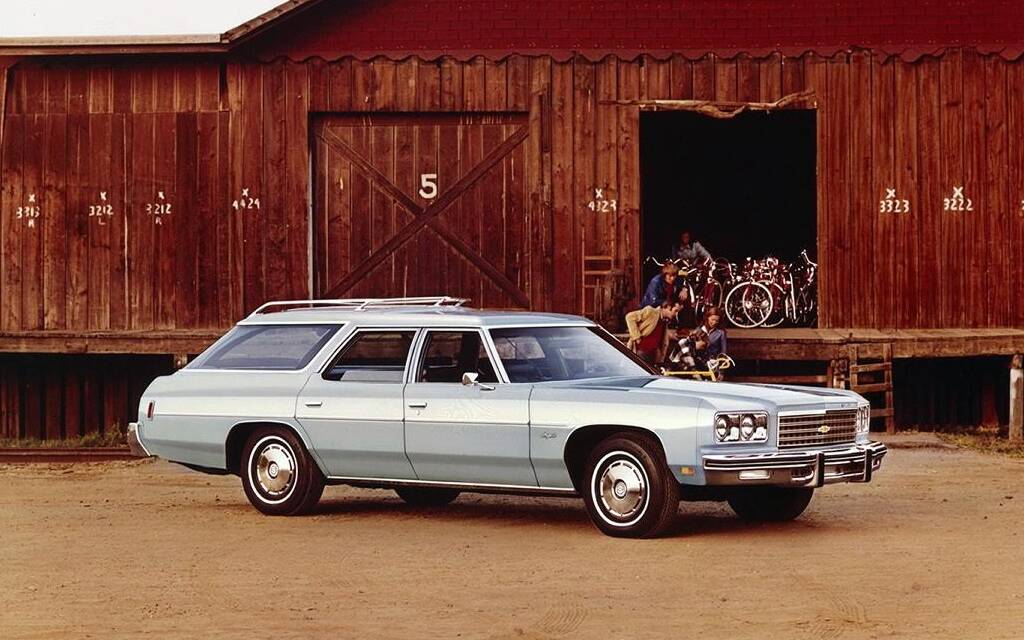 Photos d’hier : la Chevrolet Impala à travers les années 571401-photos-d-hier-la-chevrolet-impala-a-travers-les-annees