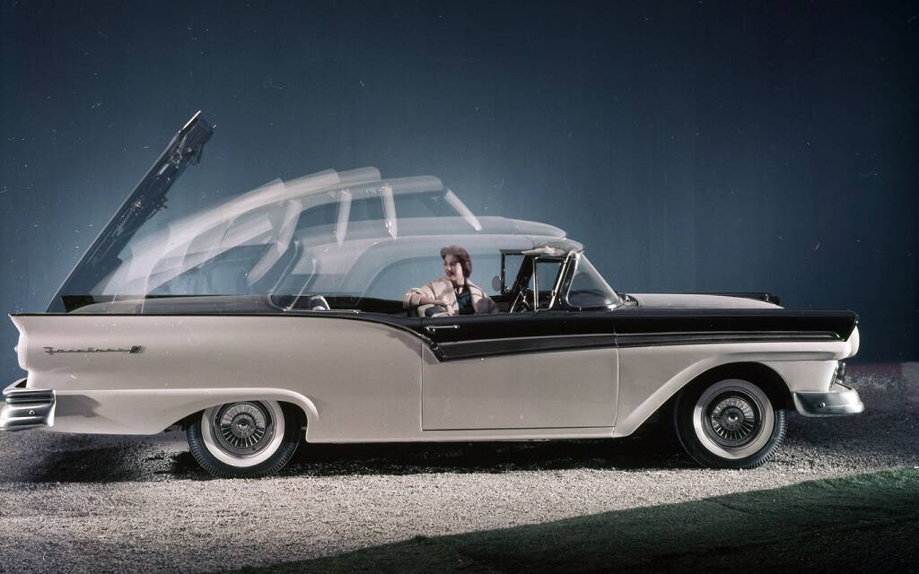 <p>Ford Skyliner 1957</p>