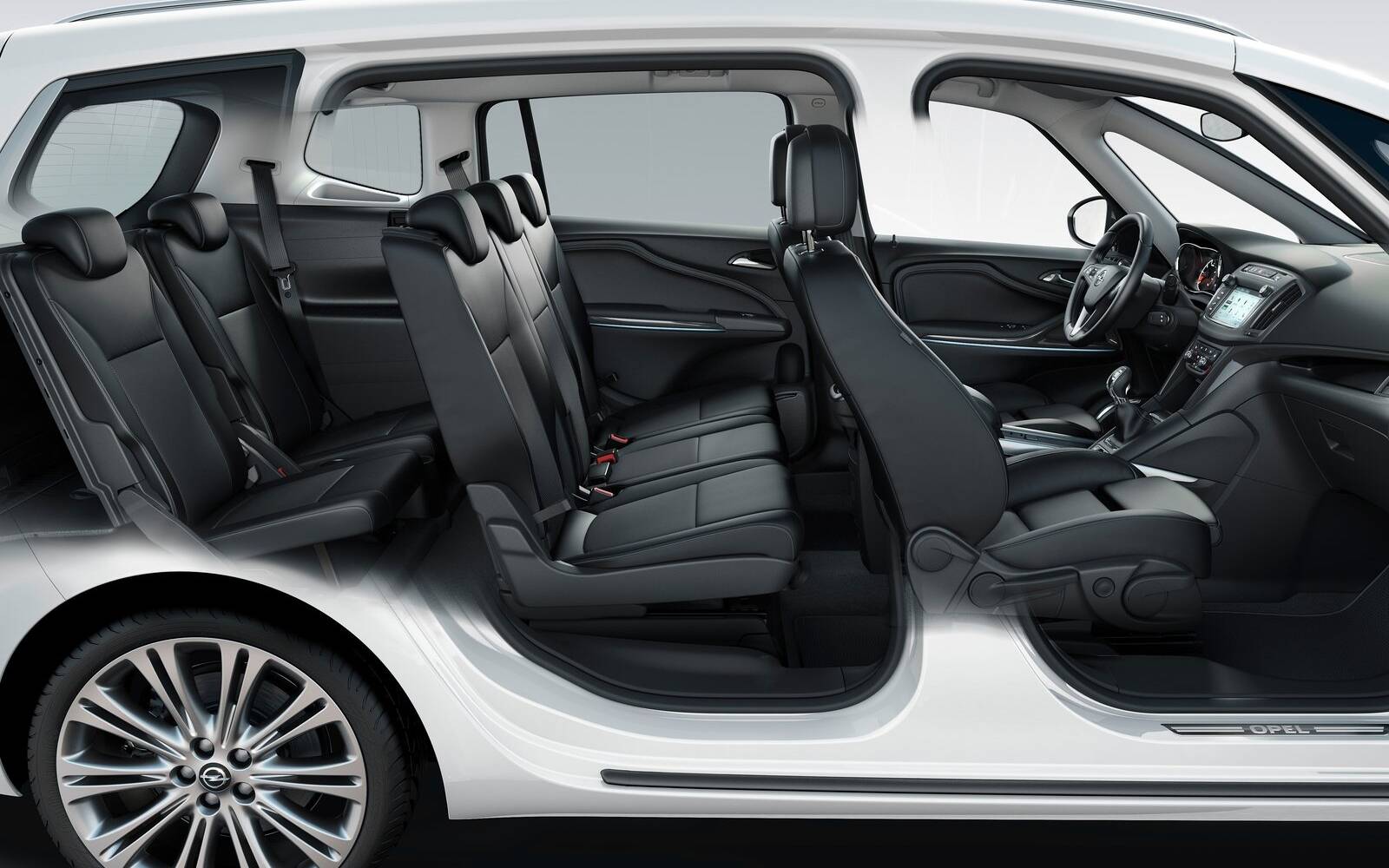 Peut-on comparer une Opel Zafira ou une Seat Alhambra à une Toyota Sienna?  - Guide Auto