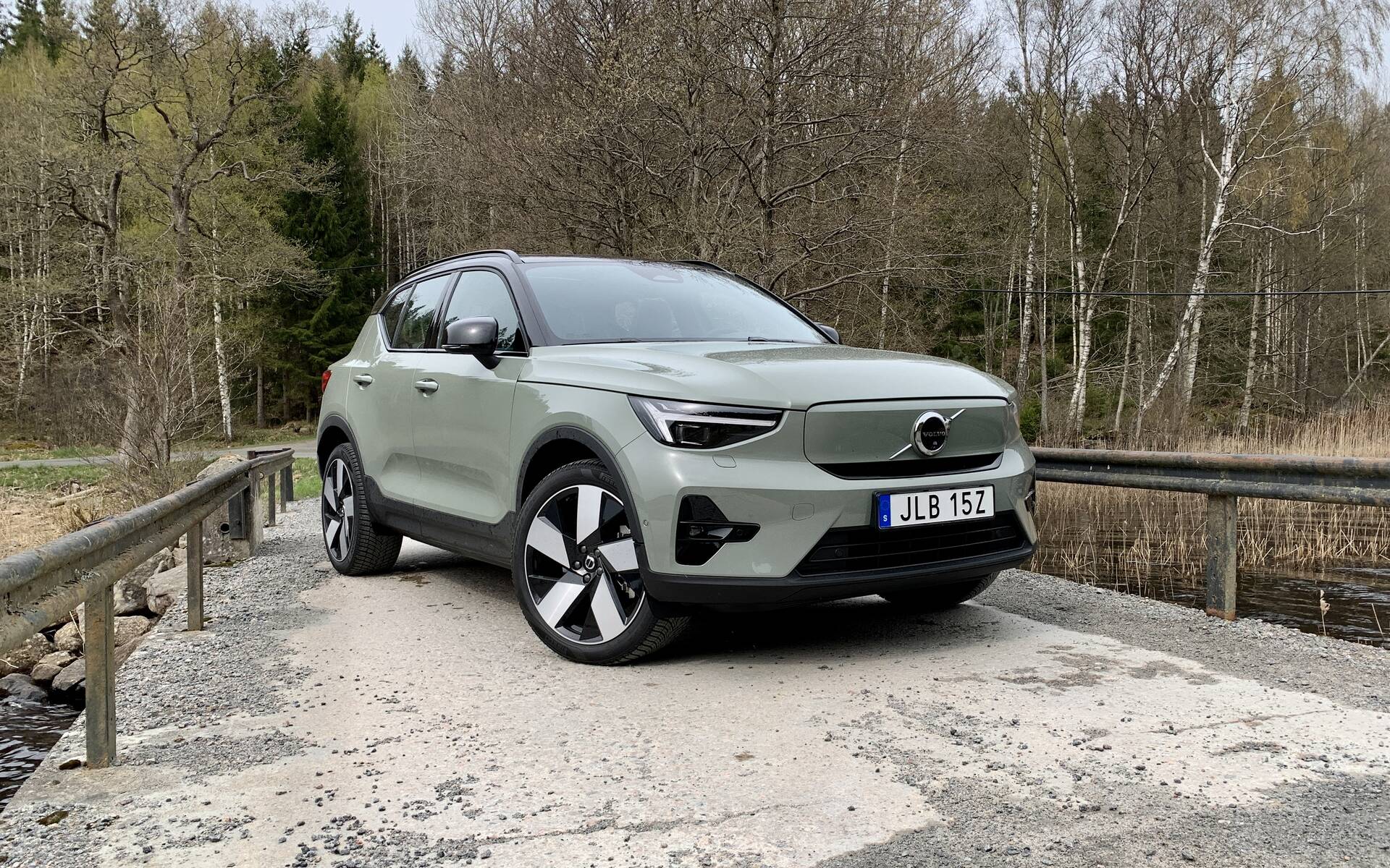 Volvo XC40 et C40 Recharge 2024 de l’avant vers l’arrière