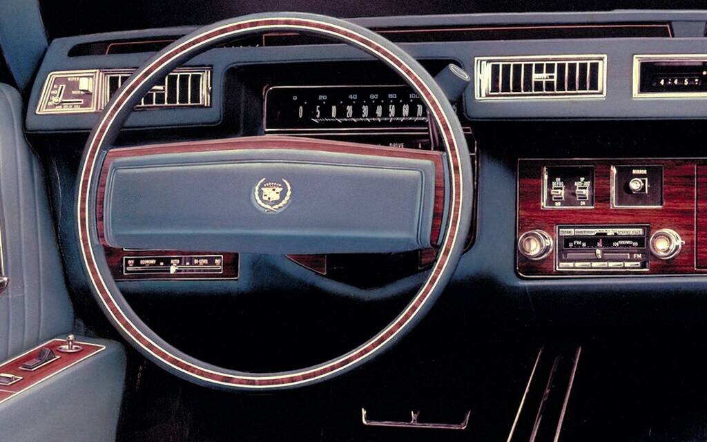 Cadillac Seville 1975-79 : une «petite» révolution ! 573484-cadillac-seville-1975-79-une-petite-revolution