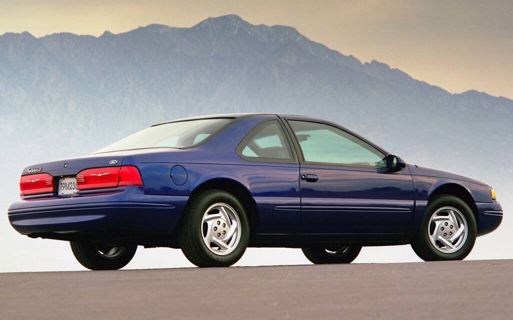 <p>Dixième génération, modèle 1997</p>