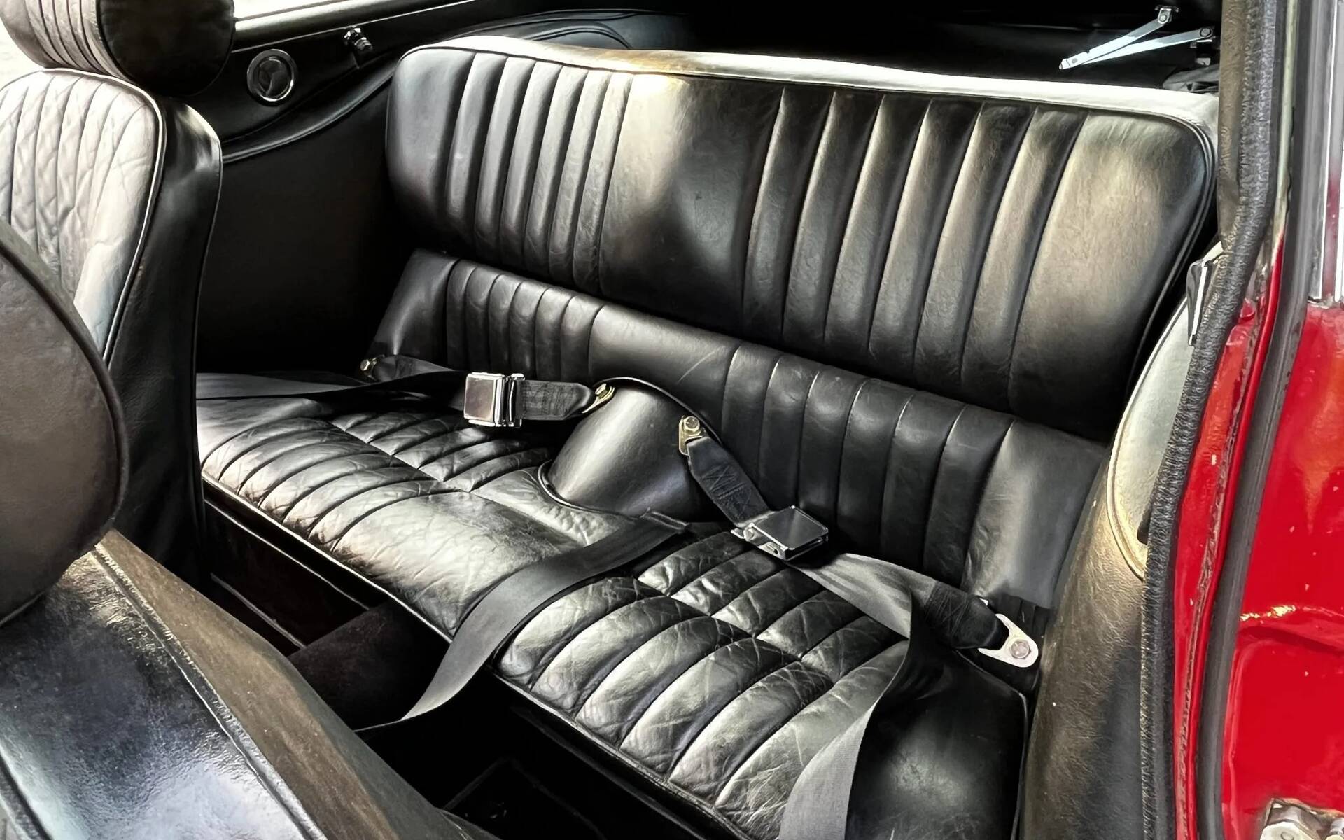 vendre - Cette ravissante Jaguar XKE 1969 est à vendre près de Montréal 574670-cette-ravissante-jaguar-xke-1969-est-a-vendre-pres-de-montreal
