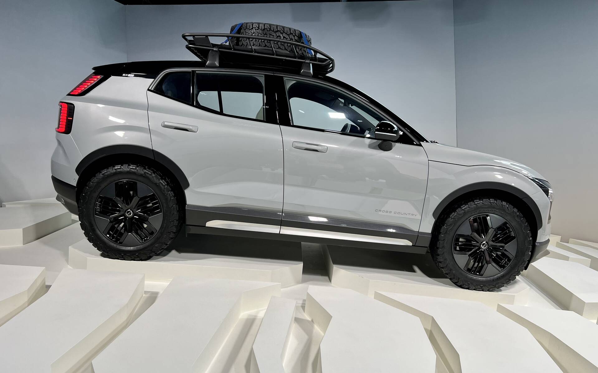 <p>Volvo EX30 Cross Country 2025</p>