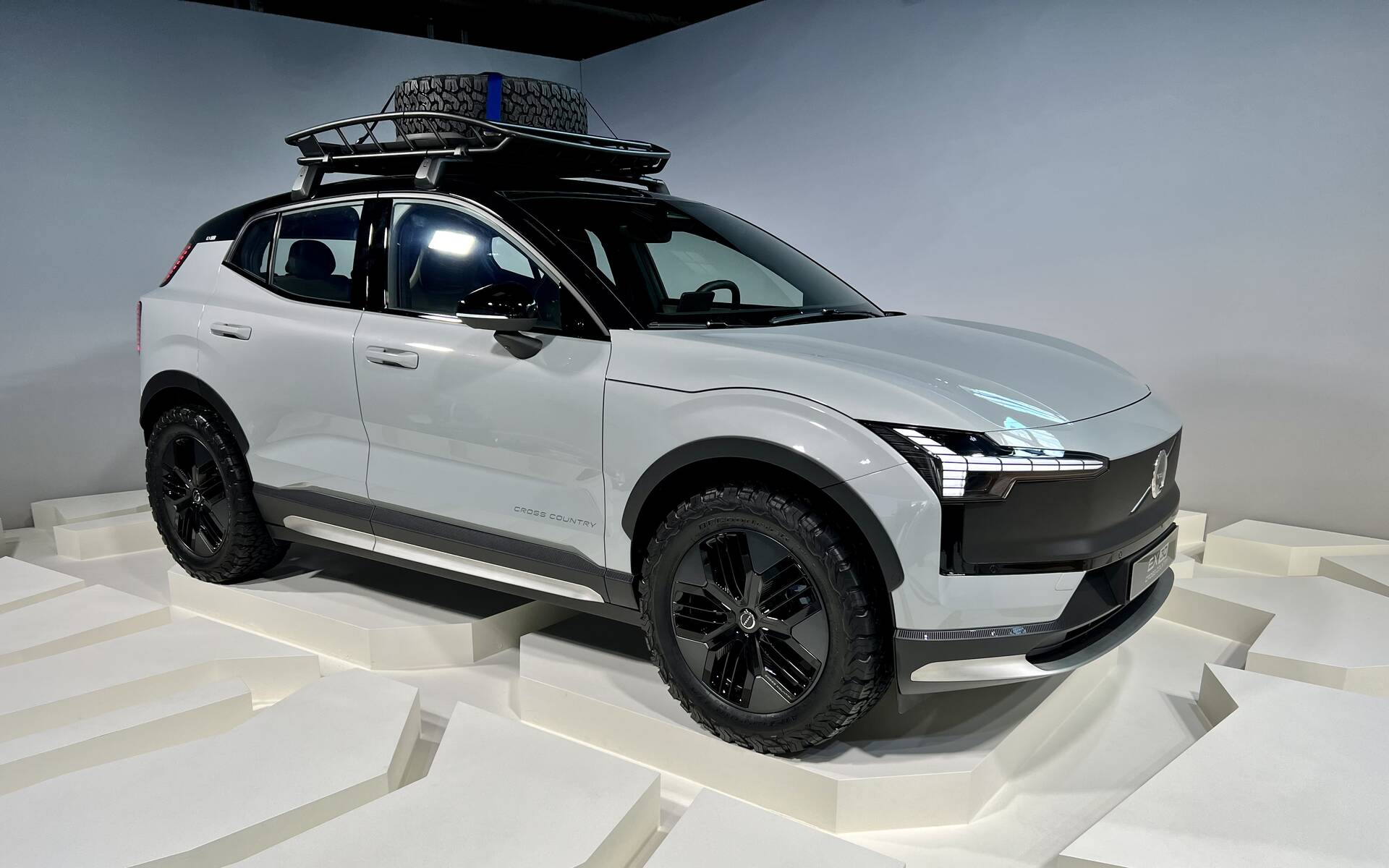 <p>Volvo EX30 Cross Country 2025</p>