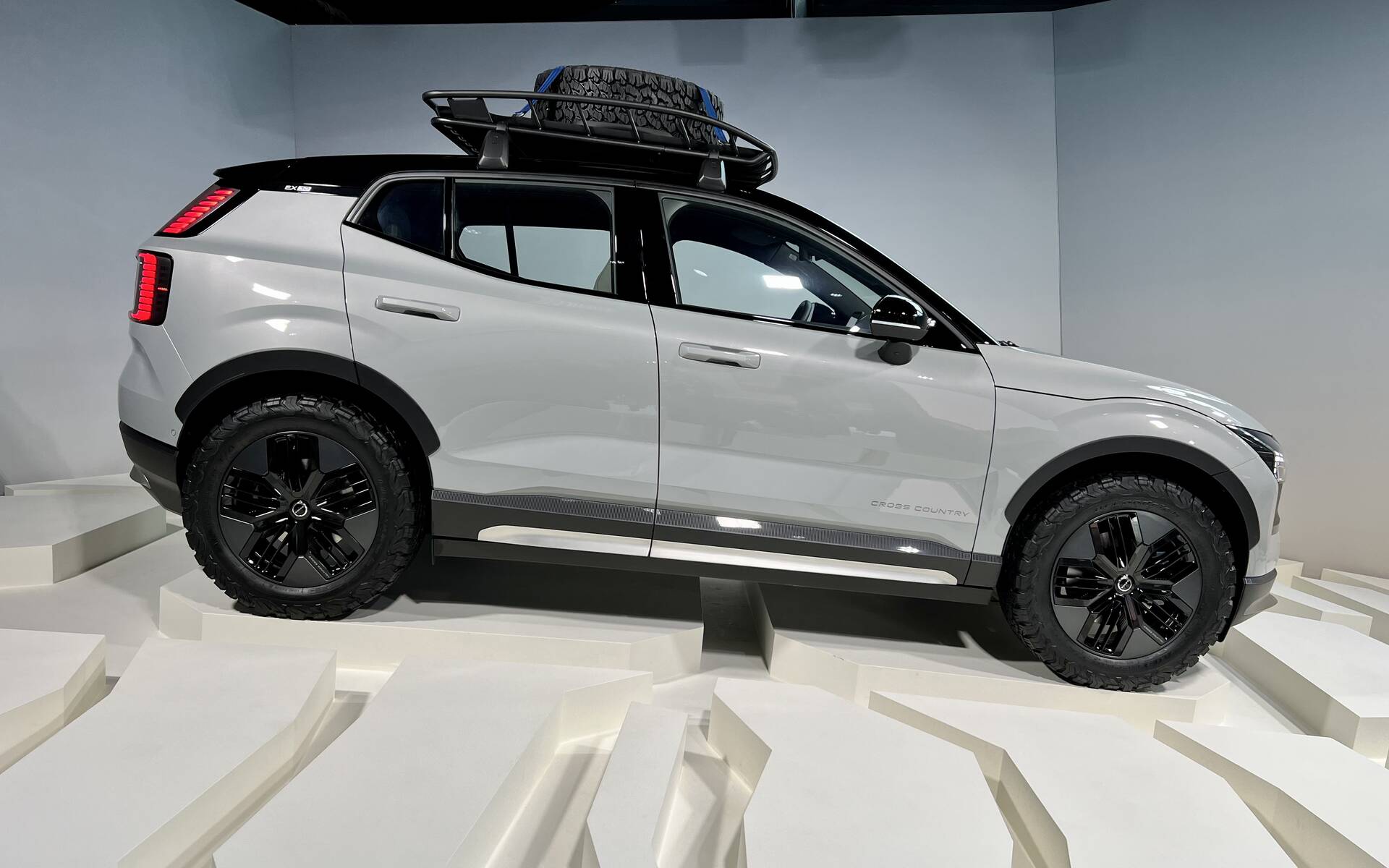 <p>Volvo EX30 Cross Country 2025</p>