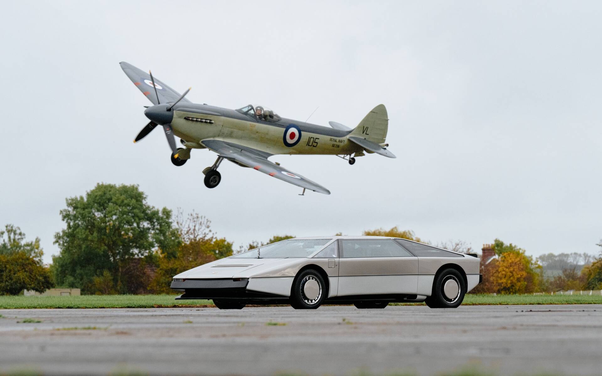 L’Aston Martin Bulldog atteint sa cible de 200 mi/h… 44 ans plus tard 575787-watch-aston-martin-bulldog-fulfills-dream-of-200-mph-44-years-later