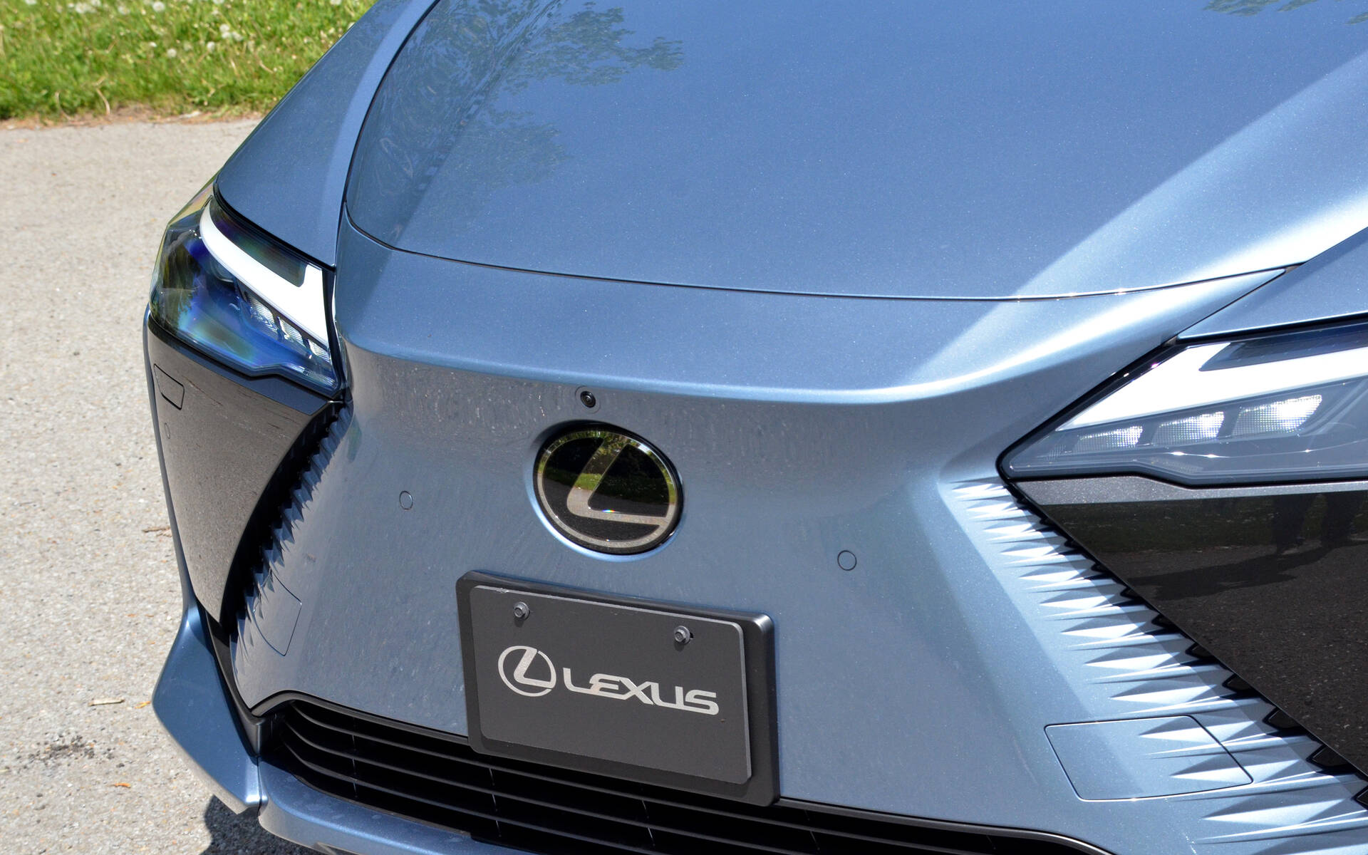 <p>Lexus RZ 450e 2023</p>