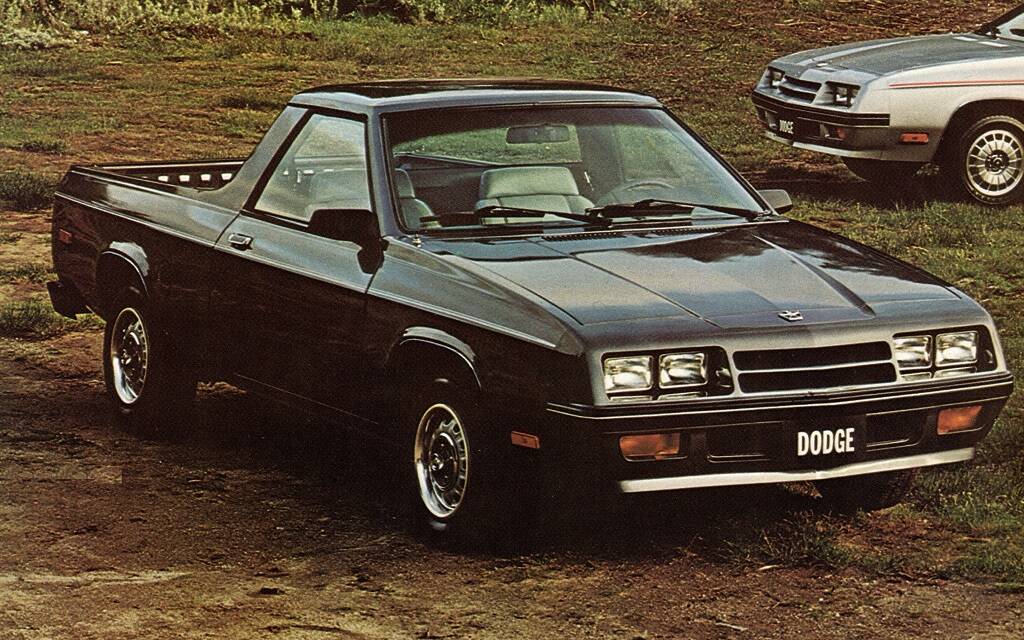 <p>Dodge Rampage 1984 avec sa nouvelle calandre 4 phares.</p>