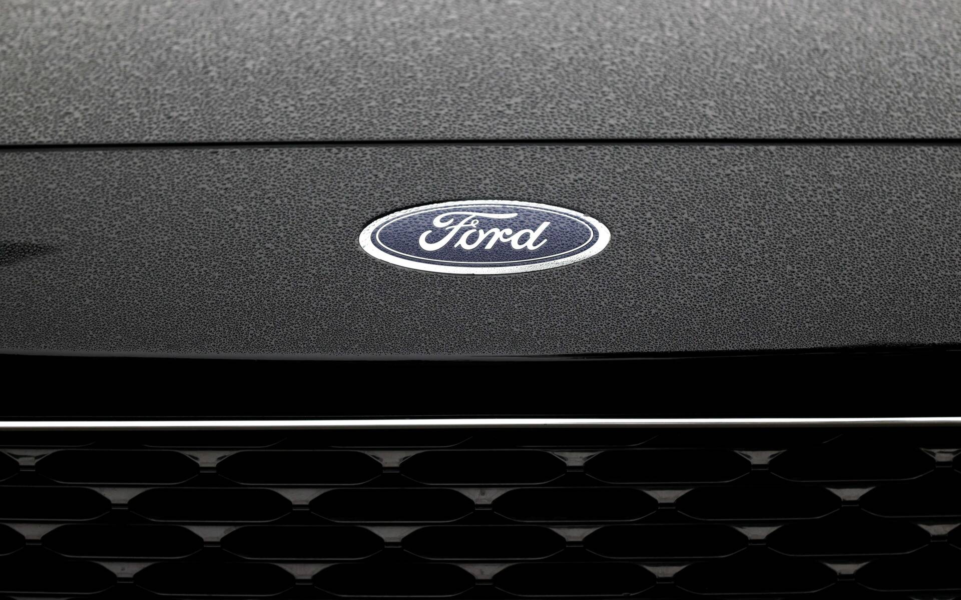 Le patron de Ford ridiculise le Tesla Cybertruck avant sa sortie - Guide  Auto
