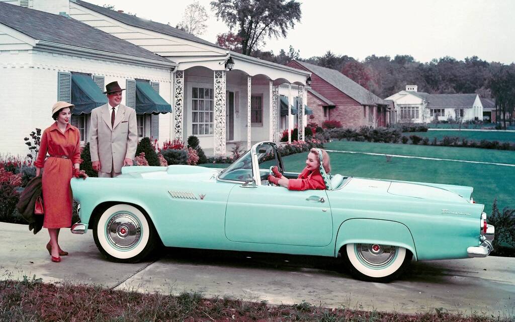 <p>Ford Thunderbird 1955</p>