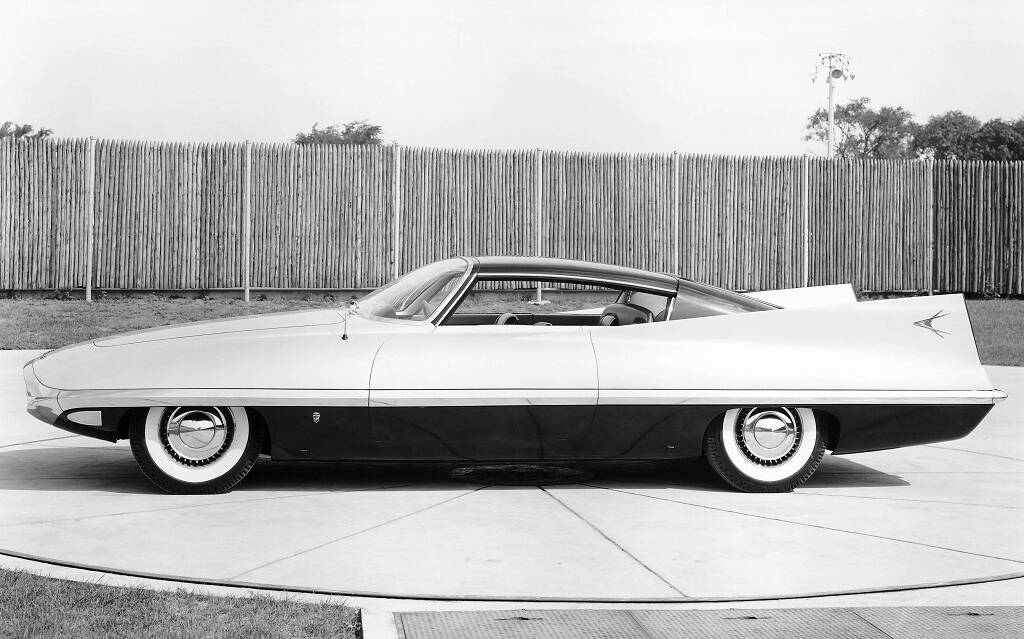 <p>Chrysler Dart</p>