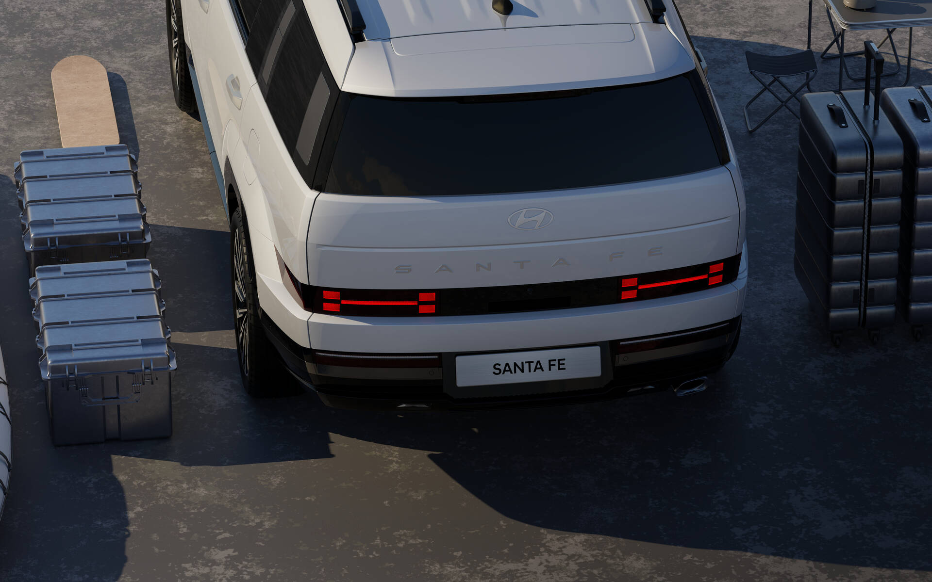 <p>Notice how the taillamps replicate the H-motif, as well.</p>