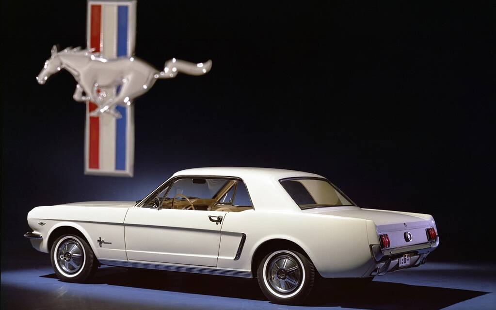 Les 60 ans de la Mustang en photos 582582-photos-d-hier-la-ford-mustang-a-travers-les-annees