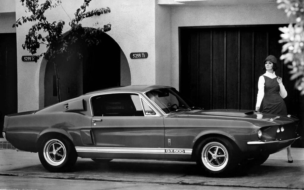 Les 60 ans de la Mustang en photos 582588-photos-d-hier-la-ford-mustang-a-travers-les-annees