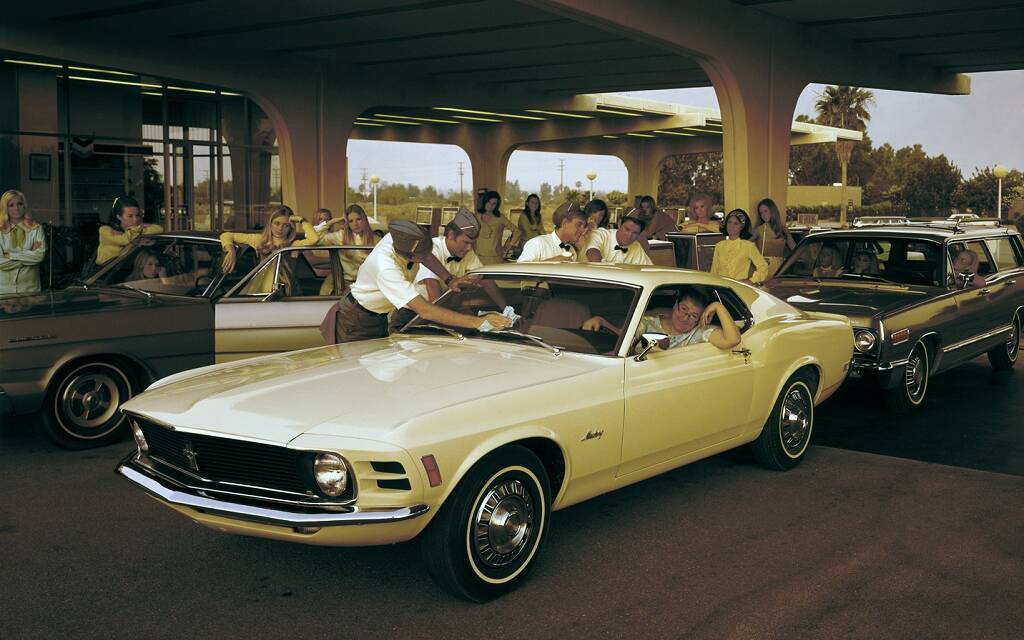 Photos d’hier : La Ford Mustang à travers les années 582604-photos-d-hier-la-ford-mustang-a-travers-les-annees