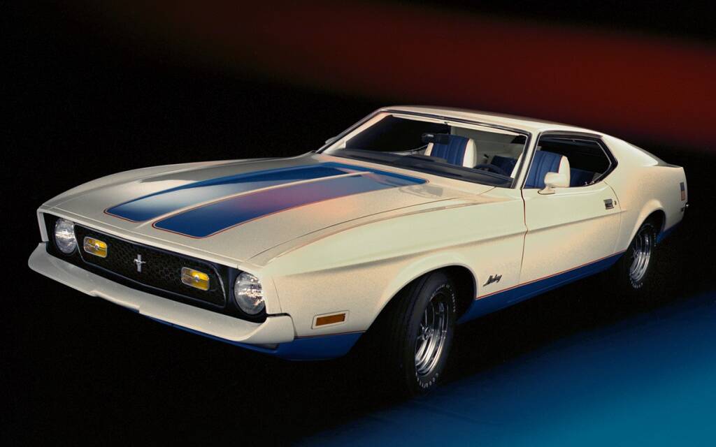 Les 60 ans de la Mustang en photos 582607-photos-d-hier-la-ford-mustang-a-travers-les-annees