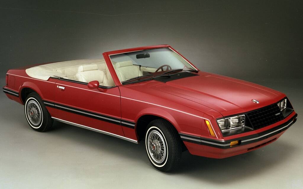 <p>1982 Ford Mustang Convertible</p>
