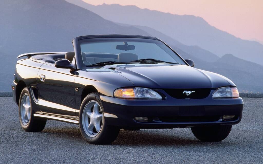 <p>1994 Ford Mustang Convertible</p>