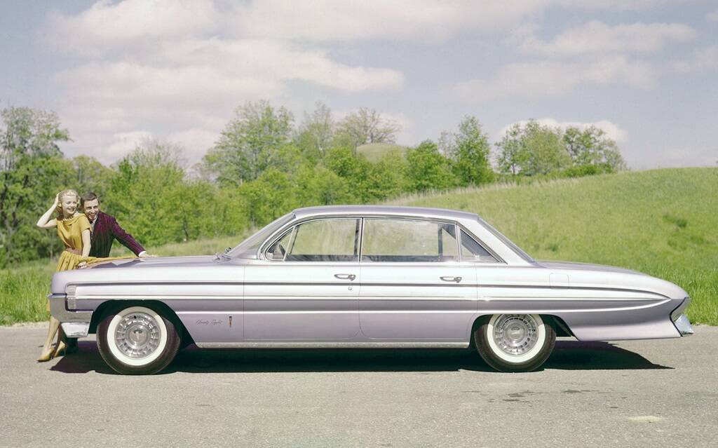<p>Oldsmobile Ninety Eight 1961</p>