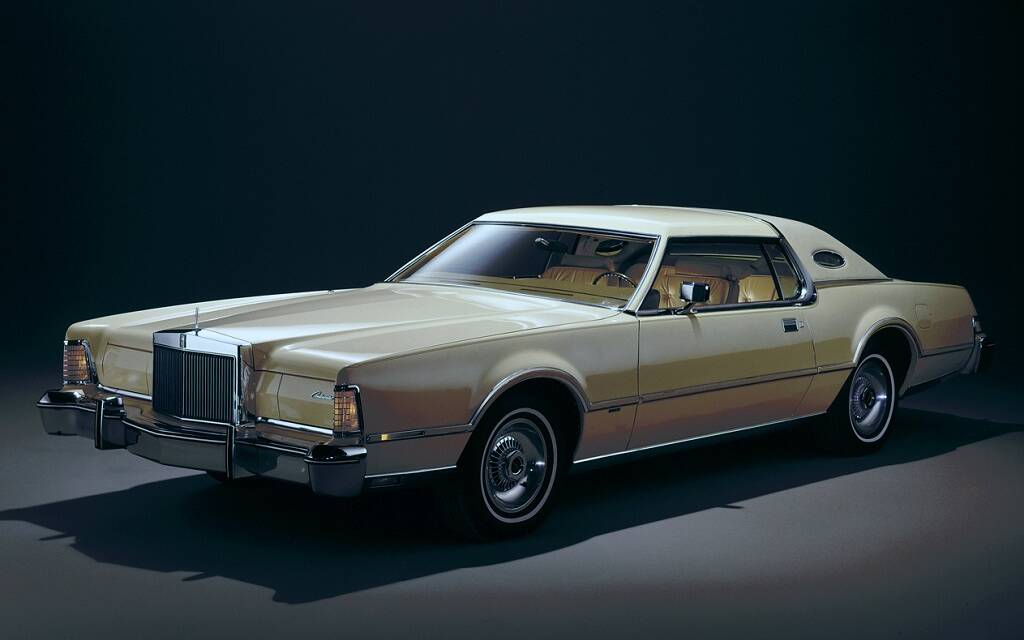 <p>Lincoln Continental Mark IV 1976</p>