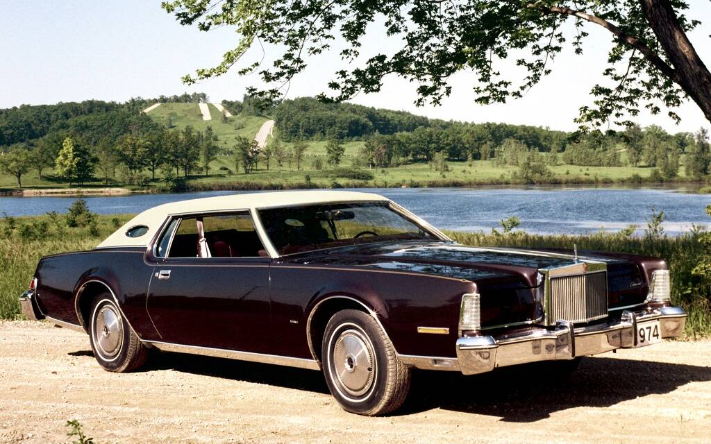 <p>Lincoln Continental Mark IV 1974</p>