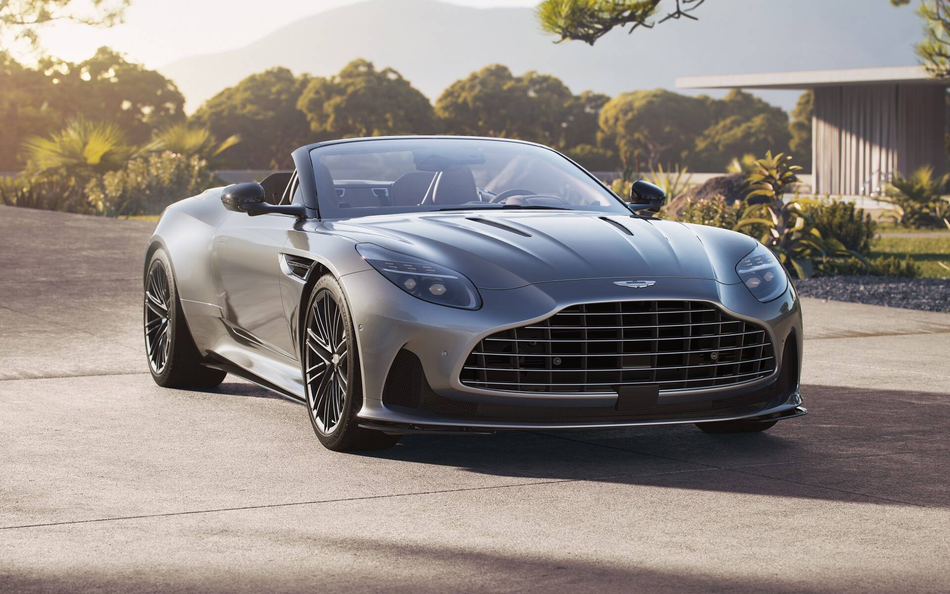 <p>Aston Martin DB12 Volante</p>