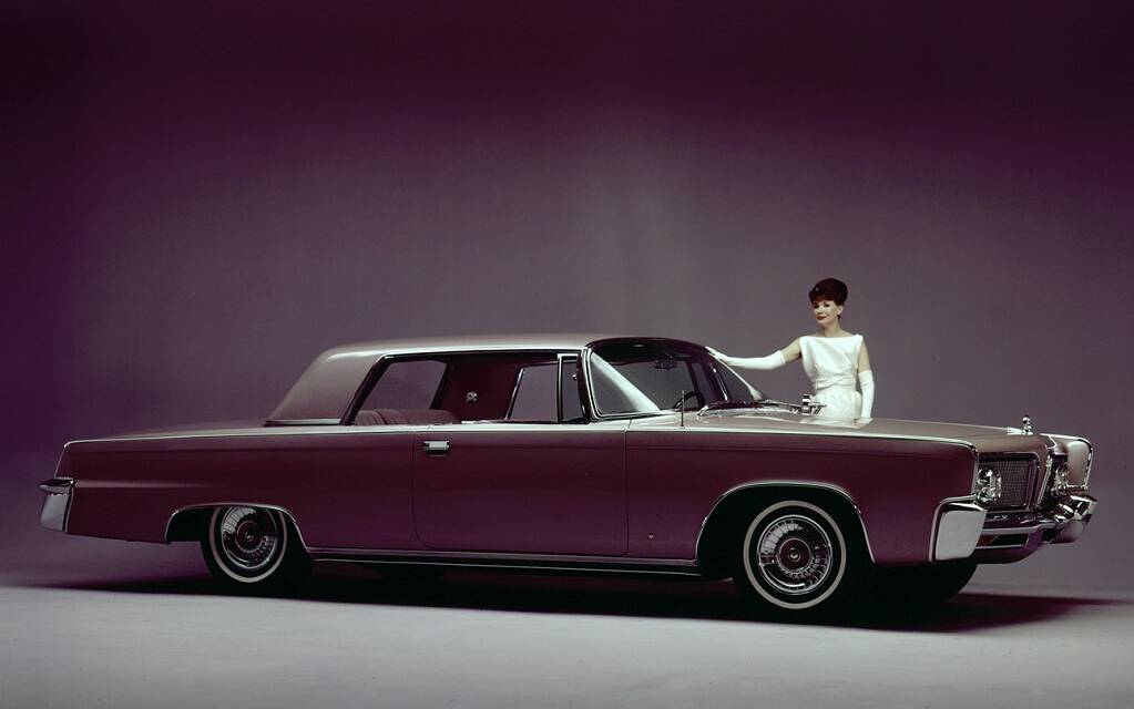 <p>Imperial Crown hardtop coupé 1964</p>