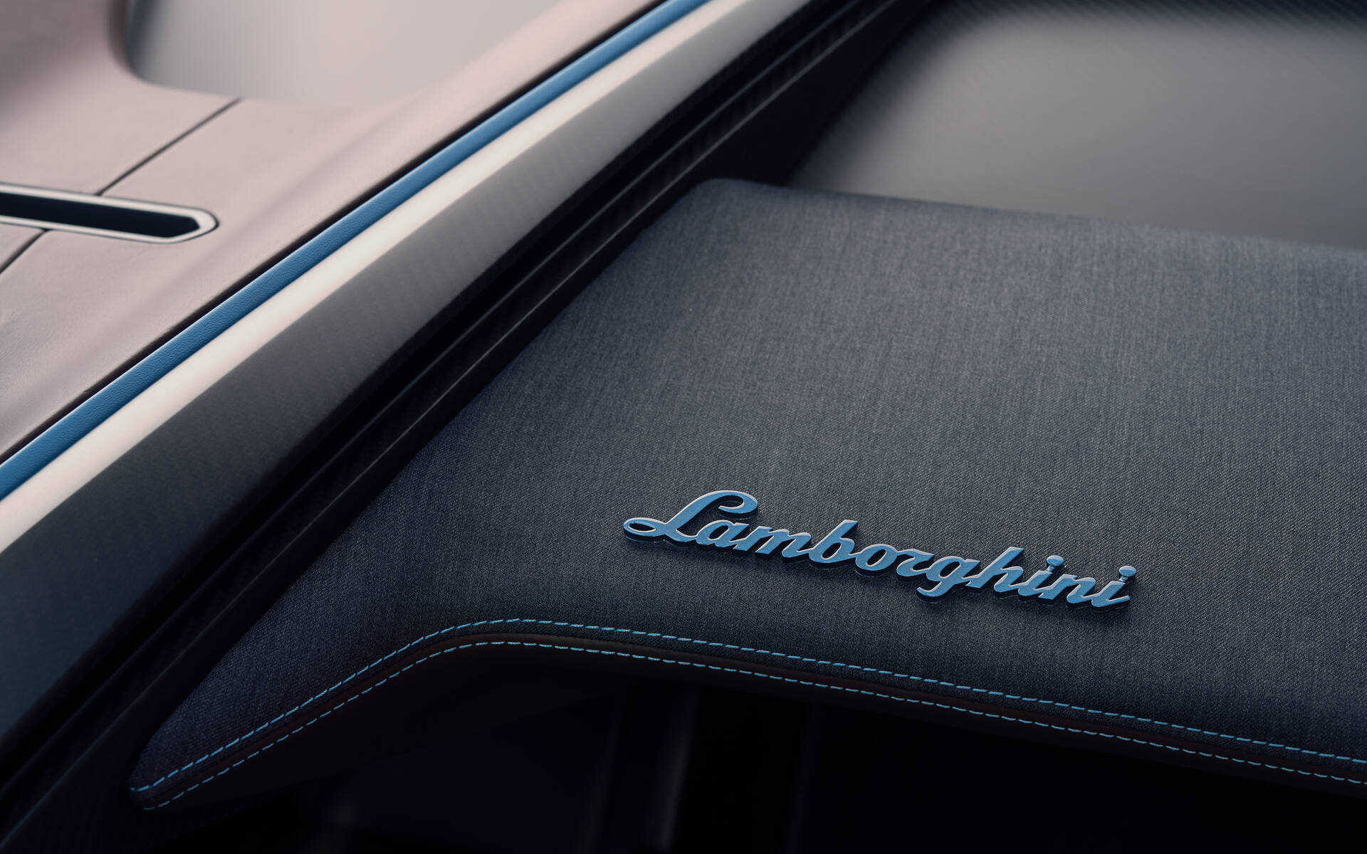 <p>Lamborghini Lanzador Concept</p>