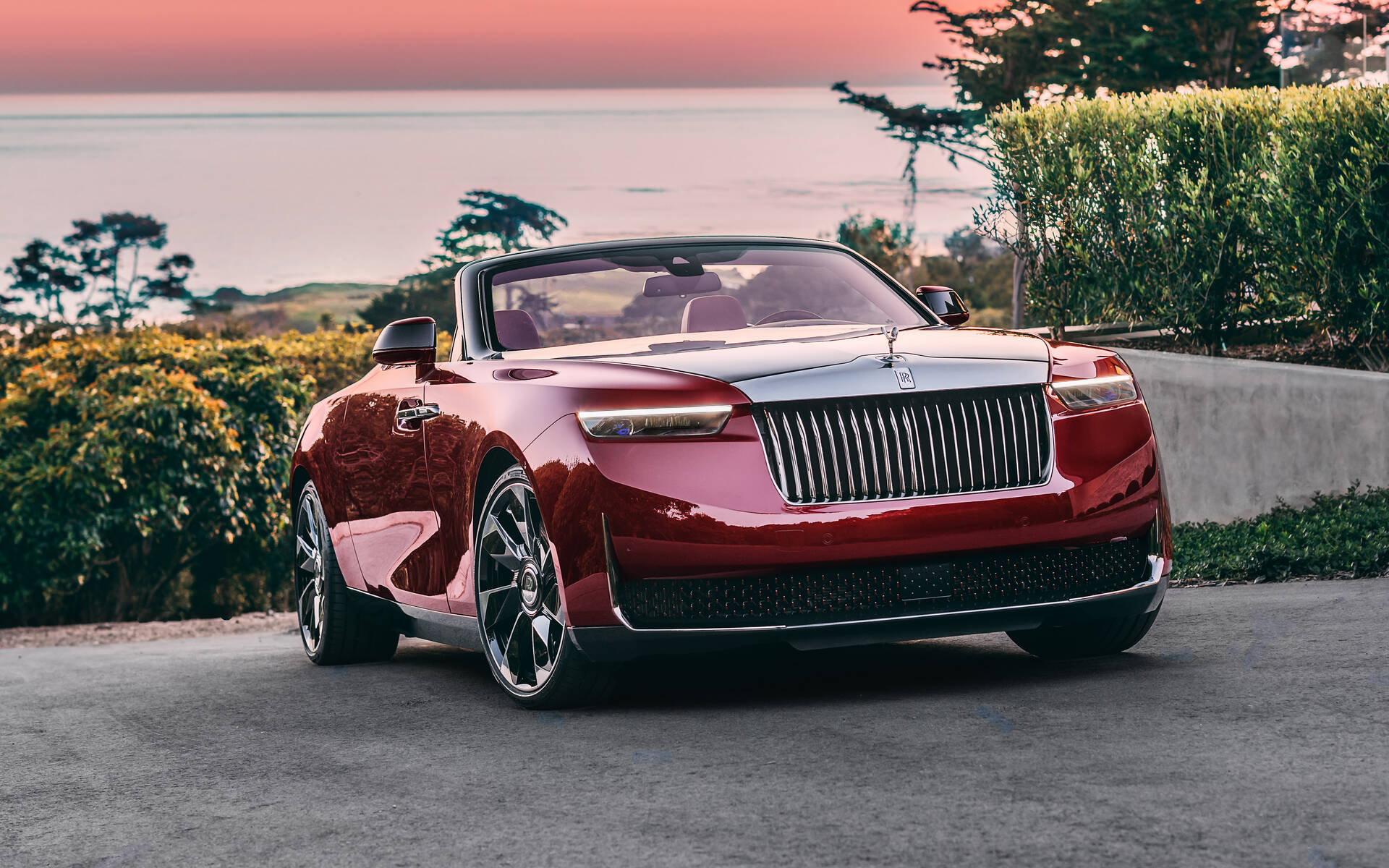 Insolite : une Rolls-Royce Ghost rose fushia