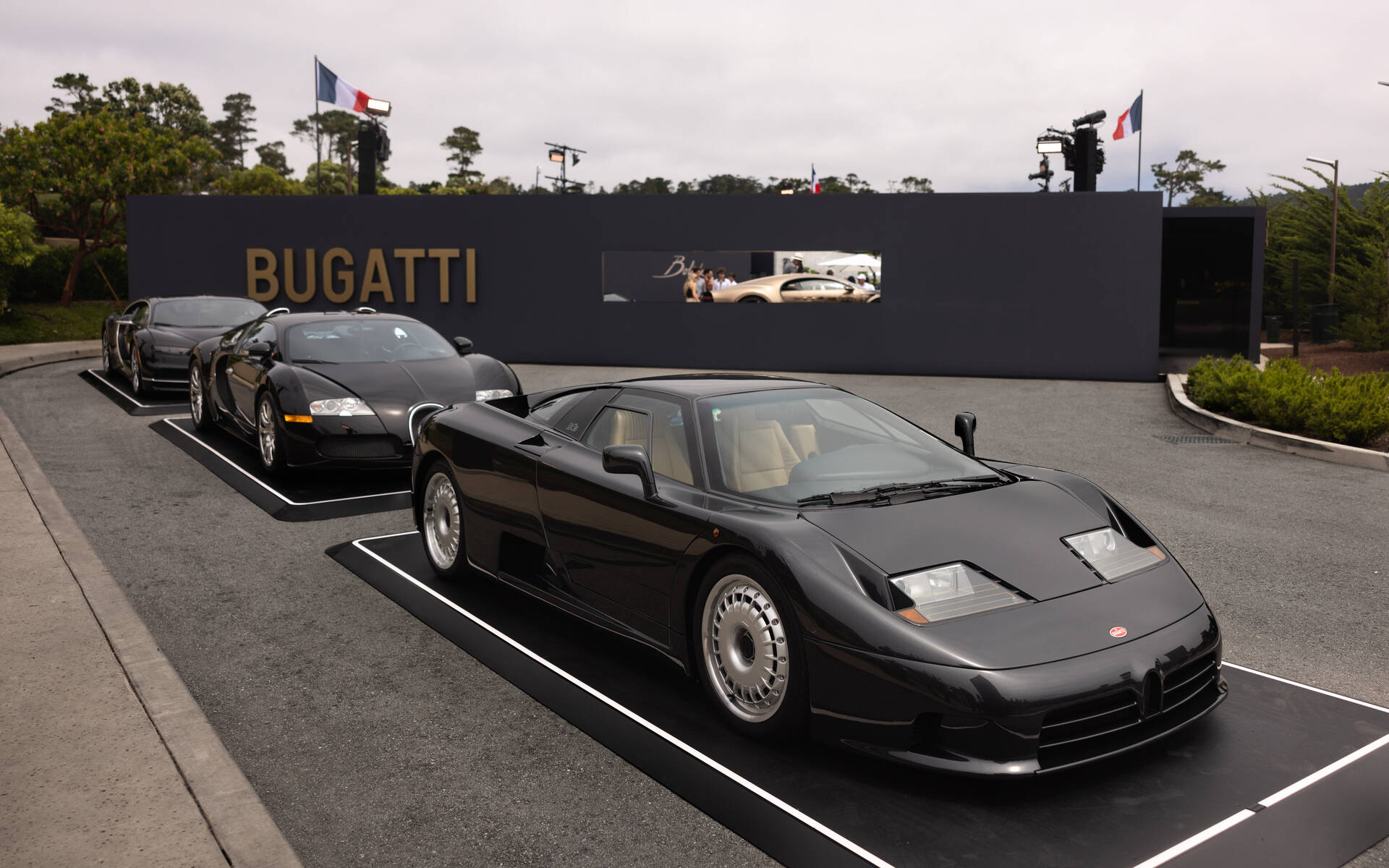 <p>Bugatti EB110 GT, Veyron et Chiron.</p>