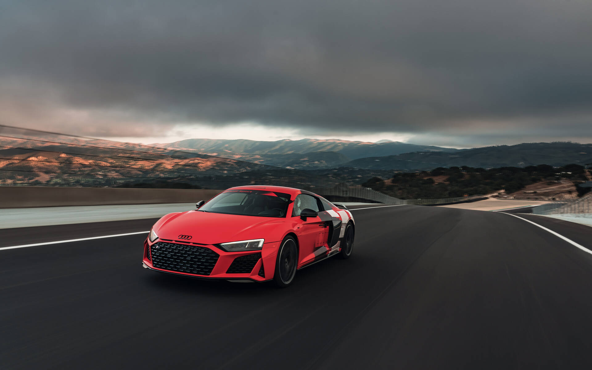 <p>Audi R8 V10 Performance 2023 sur le circuit de Laguna Seca</p>