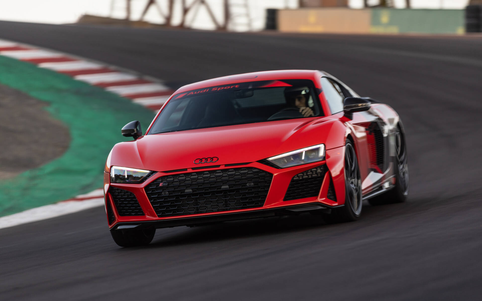 Audi R8 V10 Performance 2023 sur le circuit de Laguna Seca