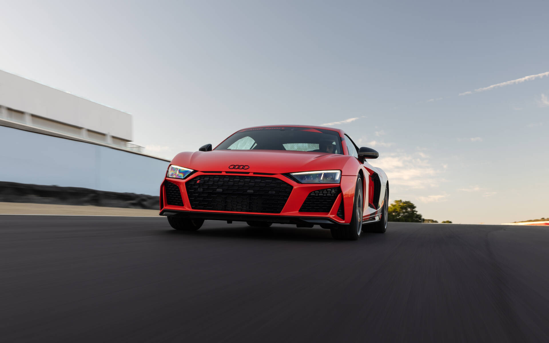 <p>Audi R8 V10 Performance 2023 sur le circuit de Laguna Seca</p>
