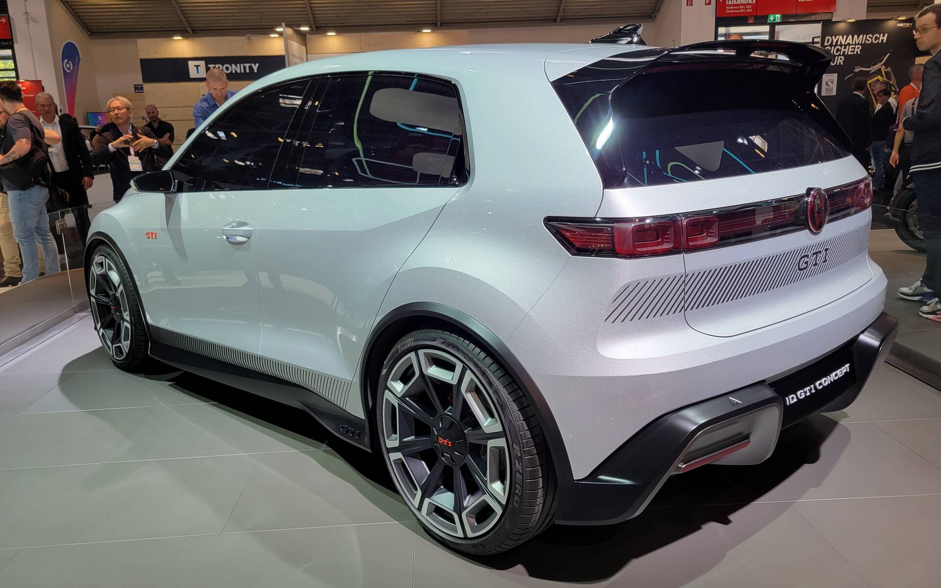 Volkswagen ID. GTI Concept : un aperçu de la future GTI électrique 586857-volkswagen-id-gti-concept-un-apercu-de-la-future-gti-electrique