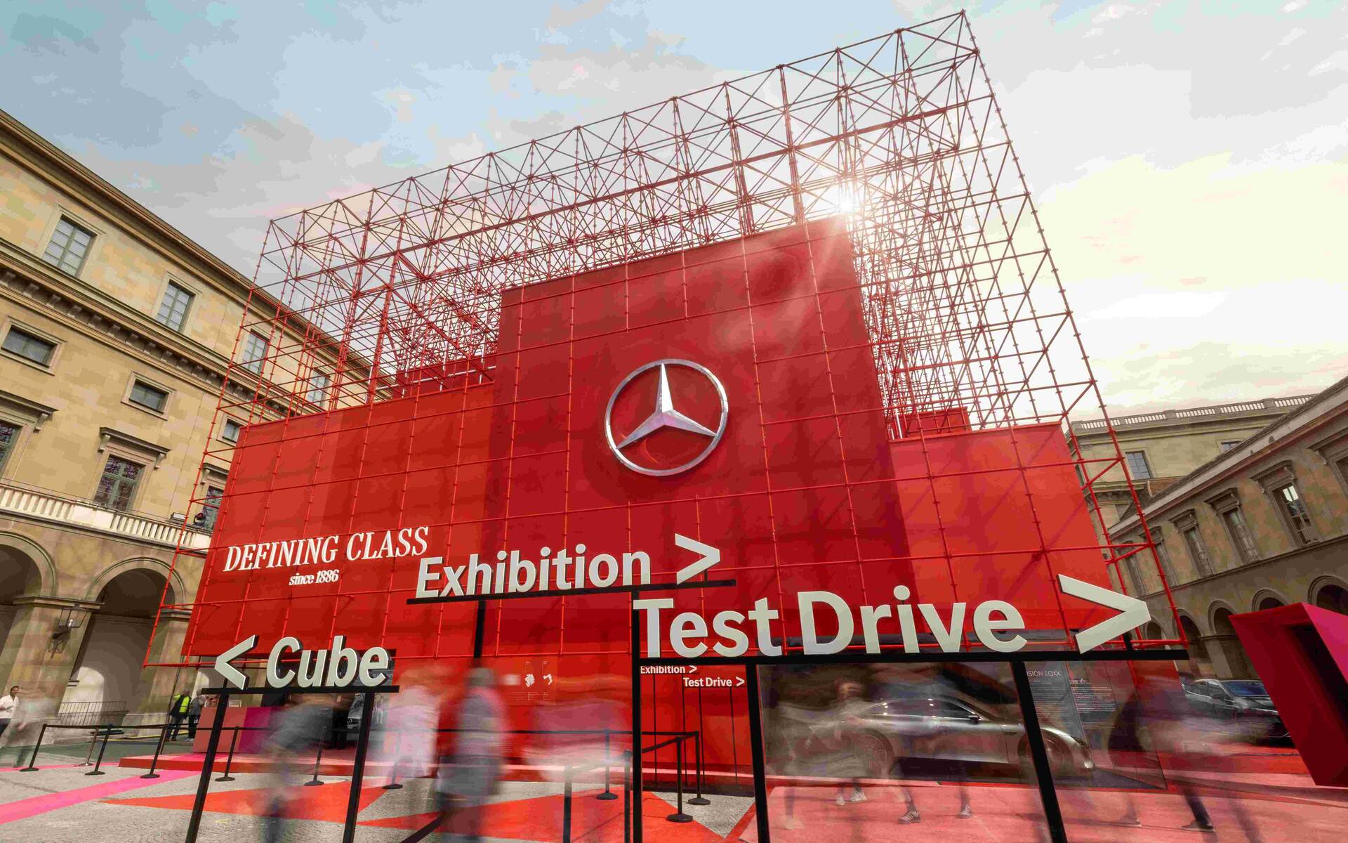 <p>Stand Mercedes-Benz au centre-ville de Munich au IAA Mobility 2023</p>